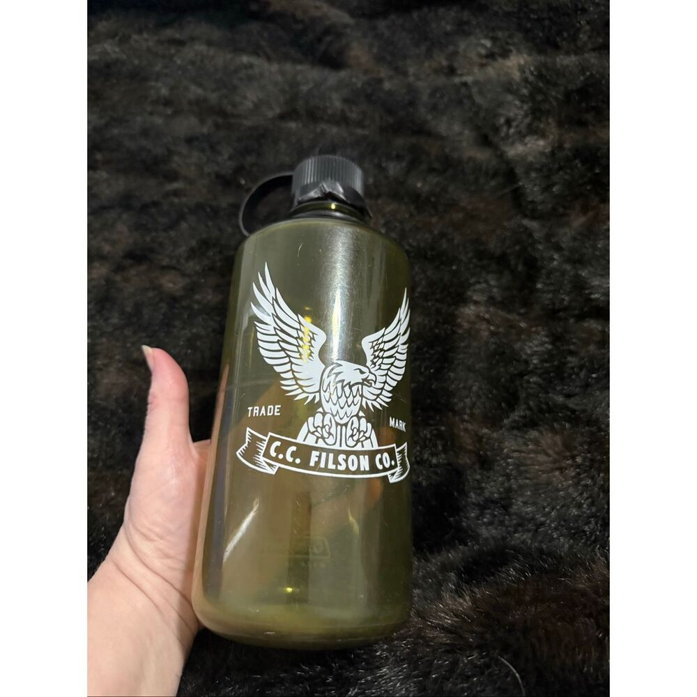 Filson Nalgene 32oz Water Bottle- Jade/Vintage Seal hiking gorpcore